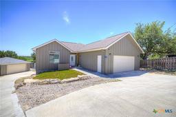 305 Lake Crest Drive — Lake Of The Hills West