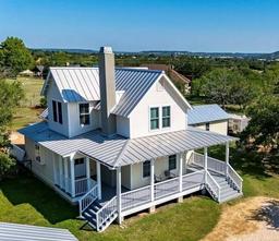 270 Oak Hollow Dr