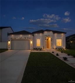 1110 Spanish Oak Street — The Oaks