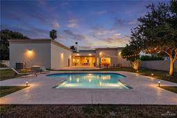2702 Santa Ana — Los Milagros