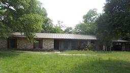 214 Lakeway Dr — Glen Oaks