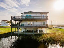 146 Villa Pamplona Drive — Porto Villageo