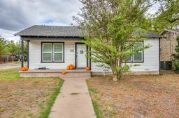 1916 W Concho Avenue — McCarleys