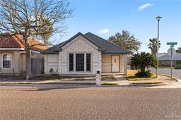 200 E Nyssa Avenue — Maple-Memorial