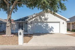 112 Saturn Street — Southern Oasis