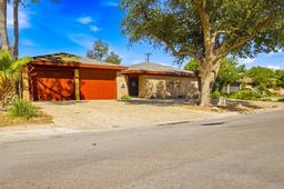 1015 Ward St — Park Place