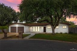 204 W Iris Avenue — Daffodil Gardens