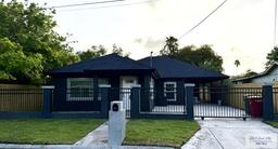 300 Gloria St — LA VILLITA