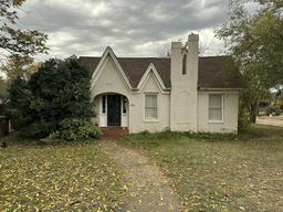 1001 Kenwood Drive — Park Heights