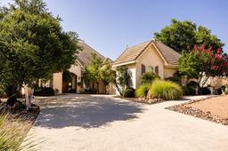 3520 La Cumbre Dr — Comanche Trace