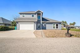 112 Dolphin Court — Aransas Pass-Pelican Cove