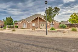6034 Devonshire Lane — Bluffs