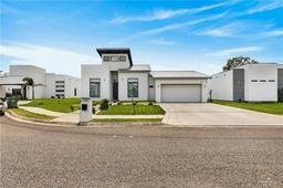 1104 Flamingo Avenue — Glenwood Oaks