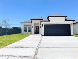 8101 N 51st Street — Silverado Moon
