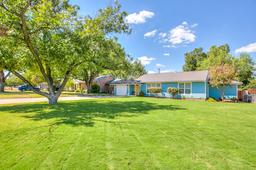 2206 W Concho Avenue — West Heights