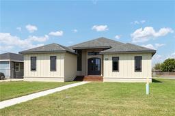 715 Homenaje Avenue — Victoria Estates