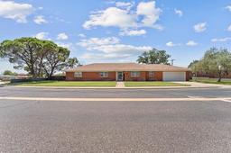 1211 Wilshire Dr — Parker Place