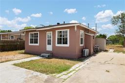 1218 E Lovett Street