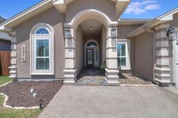 6514 Paddington Dr