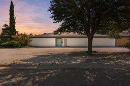 2610 N Garfield St — Elm Grove