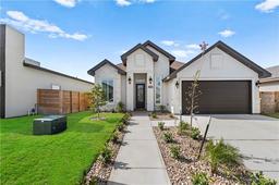 2604 E Conroe Road — Highland Heights