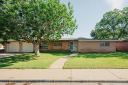 3006 Windsor Dr — Windsor Heights