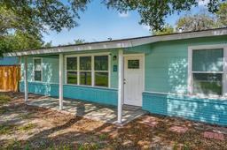 321 Donnie Dr — Hills Village