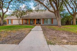 4906 Heather Rd — Saddle Club South