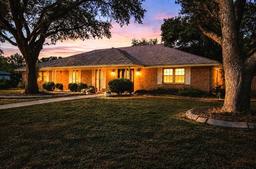 2725 Alta Vista Lane — Southland Park