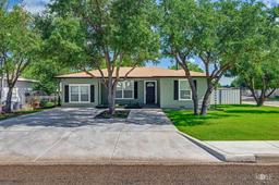 310 Greer Street — River Oaks
