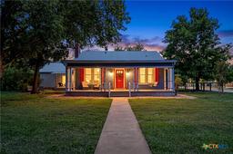 966 Bismark Street — Altenhof