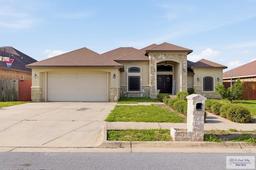7062 Persimmon Dr — LOS VECINOS