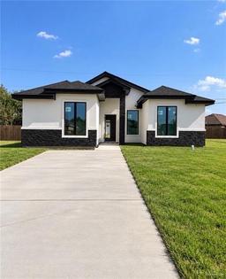 3339 E Sullivan Avenue — La Quietud