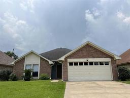 9665 Meadowbrook Dr, Beaumont, TX 77706