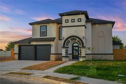3221 E La Cienega Street — Silverstone Heights