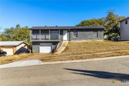 803 W Bryce Avenue