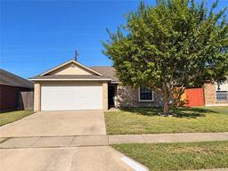 7829 Fox Dr — Cimarron Crossing Unit 2