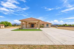 730 STRAWBERRY Circle — Upper Valley