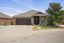 504 Coliseum Ct — Legends Park