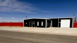906 W 69th St — Golder Acres