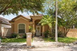 3825 S E Street — Las Villitas