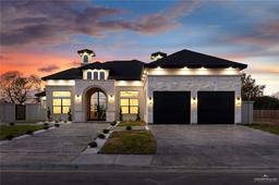 1115 Post Oak Street — The Oaks