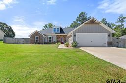 18328 Timber Oaks Dr, Lindale, TX 75771
