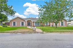 100 E Whitewing Avenue — Parkland Estates