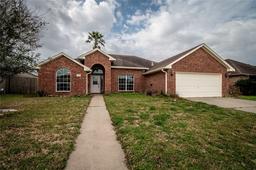 7013 Madiera Drive — The Vineyards