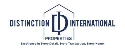 Distinction International logo